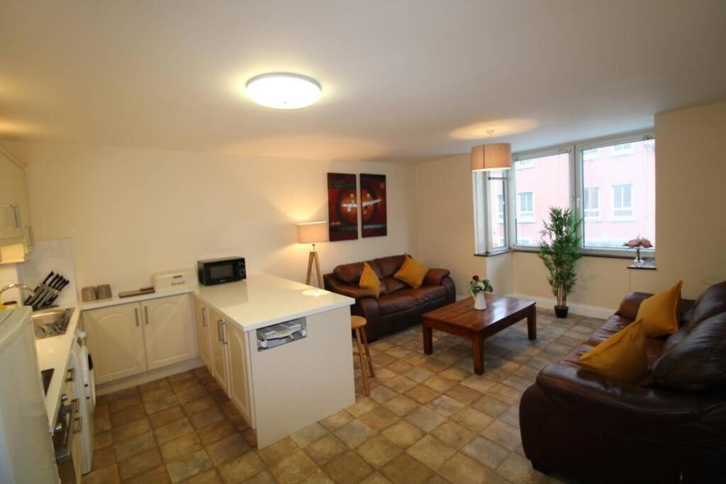 Large 3 Bed, Galway City Centre公寓 外观 照片